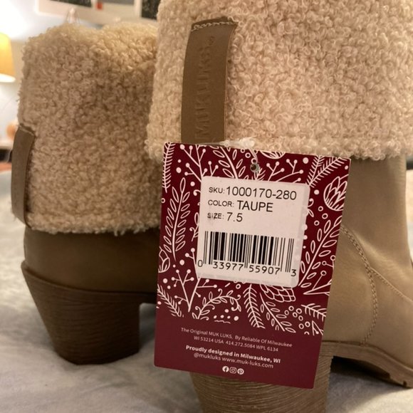 Taupe, size 7.5, shearling lined,  Muk Luk Winter Booties with 2 in heel - Picture 2 of 10